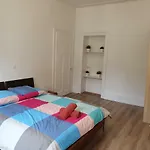 STRASBOURG CENTRE le 85, Superbe F5, 125m2, 14 Personnes