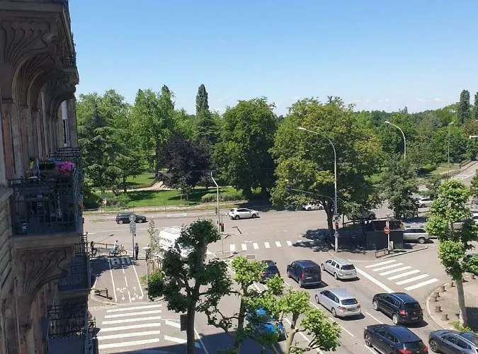 STRASBOURG CENTRE le 85, Superbe F5, 125m2, 14 Personnes